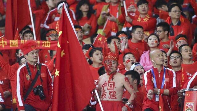 年度报告即将发布 2020-12-31 据电影专资办官方平台中国电影票房APP统计，截至12月31日10:21时，2020中国电影年度票房突破200亿！