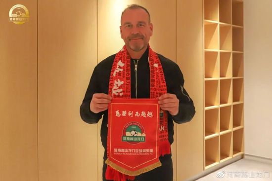 王一博尹正以选手身份回归2020新赛季 2020-04-13 4月13日，某车队通过官方微博宣布了新赛季选手，写道：“2020赛季9号归来，完成车队最后一块拼图 ！