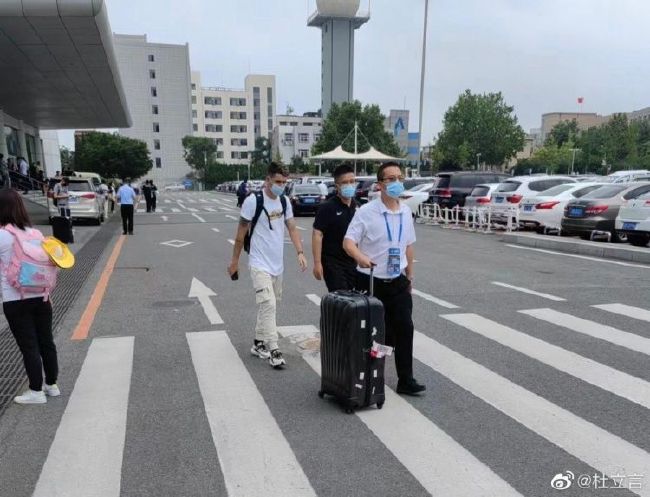 众星汇聚英国电影学院奖 摩尔再拿影后灿烂美艳 2015-02-09 当地时间2月8日，英国伦敦，2015英国电影学院奖颁奖礼举行。