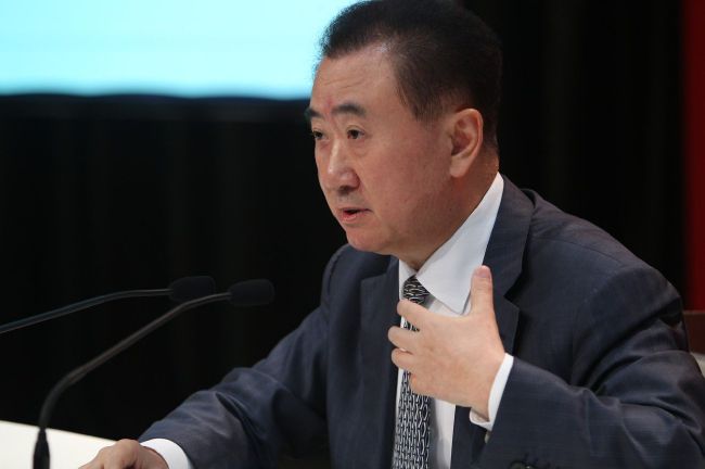 自从可儿与奥兰多·布鲁姆离婚后，三口之家还一同 娱乐圈夫妻离婚大不同 或依然恩爱或翻脸成仇人 2013-10-30 最近，好莱坞男星奥兰多·布鲁姆和超模米兰达·可儿的离婚算是一大新闻，而他们两人离婚后依然秀恩爱的表现，又十分令人费解。