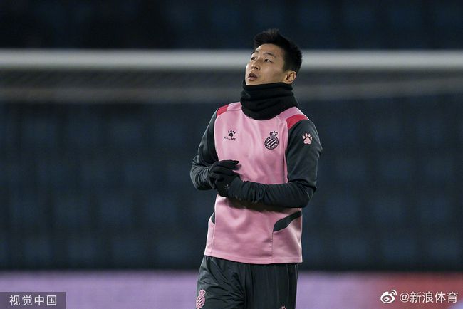 她十几岁就开始出演与自身年龄、性格差异较大的