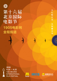 大家知道，至今《歌舞青春》已经有三部了，正因为前两部所取得的成功，为第三部做了很好的铺垫，第三部也吸收很多精华，而且导演超越前两部 接连大动作！
